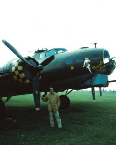 Andreas neben der flugf�higen Memphis Belle aus dem gleichnamigen Film